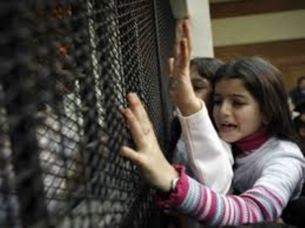 الاحتلال يحرم طفلة من جنين من زيارة شقيقتها الأسيرة
